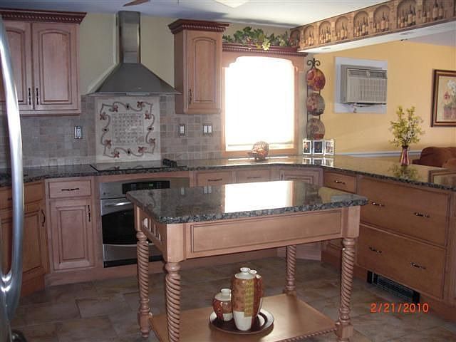 2nd image of 7 Lauretta Dr