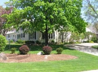 2860 Santa Maria Dr, Brookfield, WI 53005