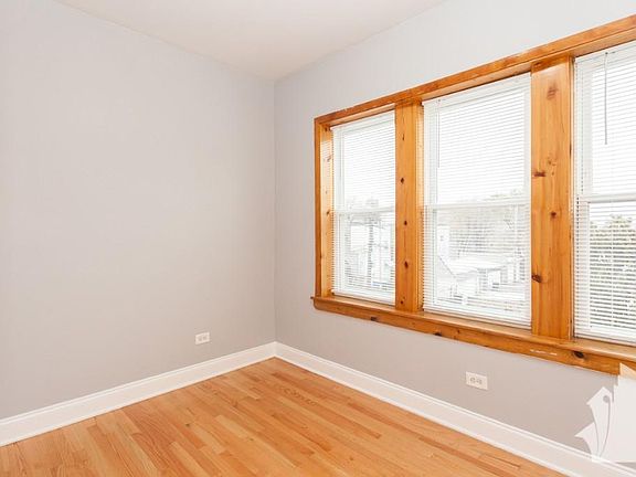 3rd image of 1048 N Spaulding Ave #2NBB