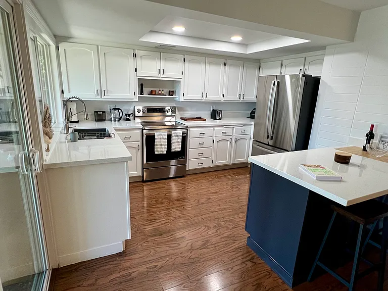 101 Eastside Cir — Photo 2