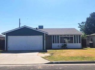 1115 Lincolnwood Cir, Hanford, CA 93230
