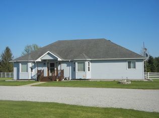 649 E Delite Inn Rd, Beecher, IL 60401