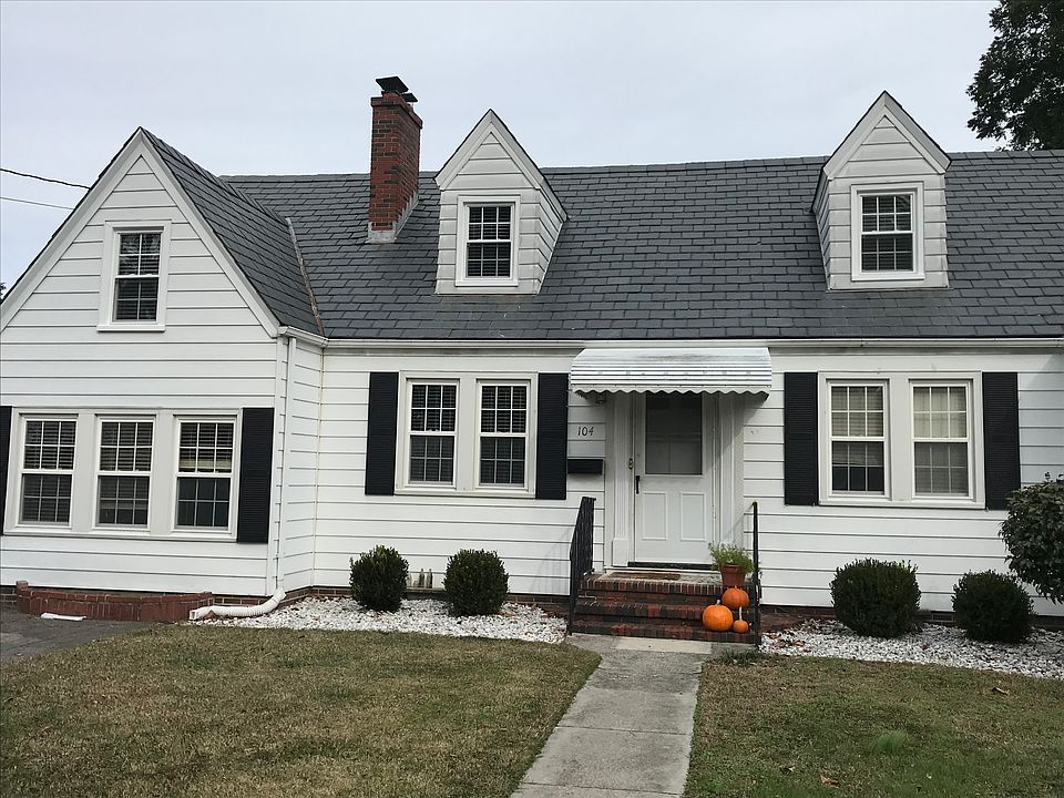 1st image of 104 Dumont Ave #2