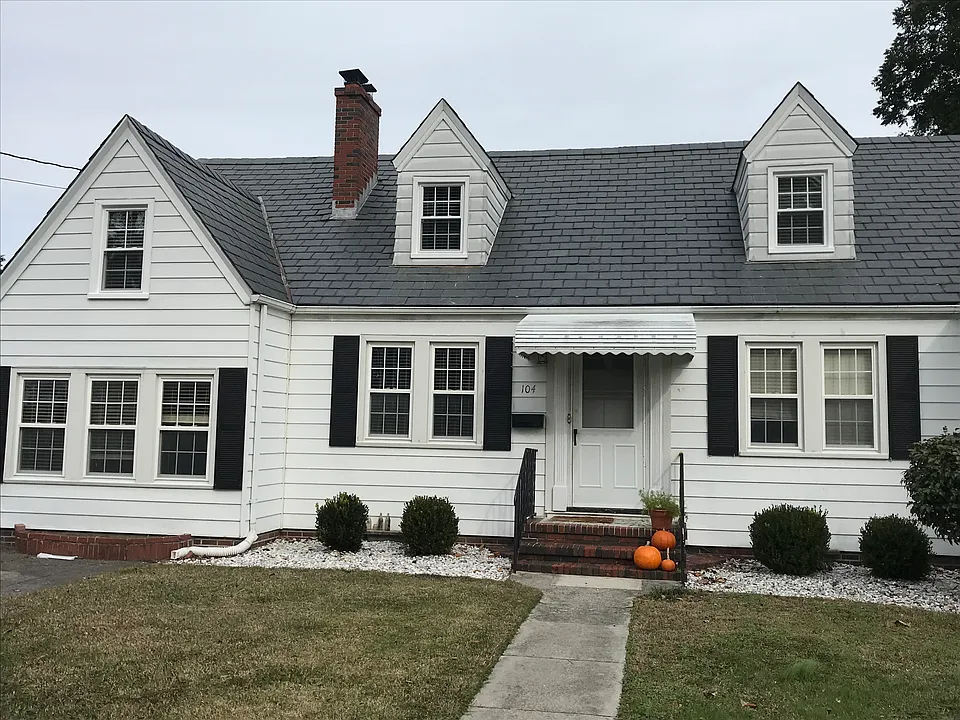 104 Dumont Ave #2