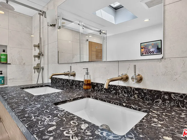 1738 Topanga Skyline Dr — Photo 37