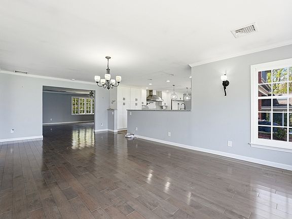 5th image of 15 Woodhill Rd