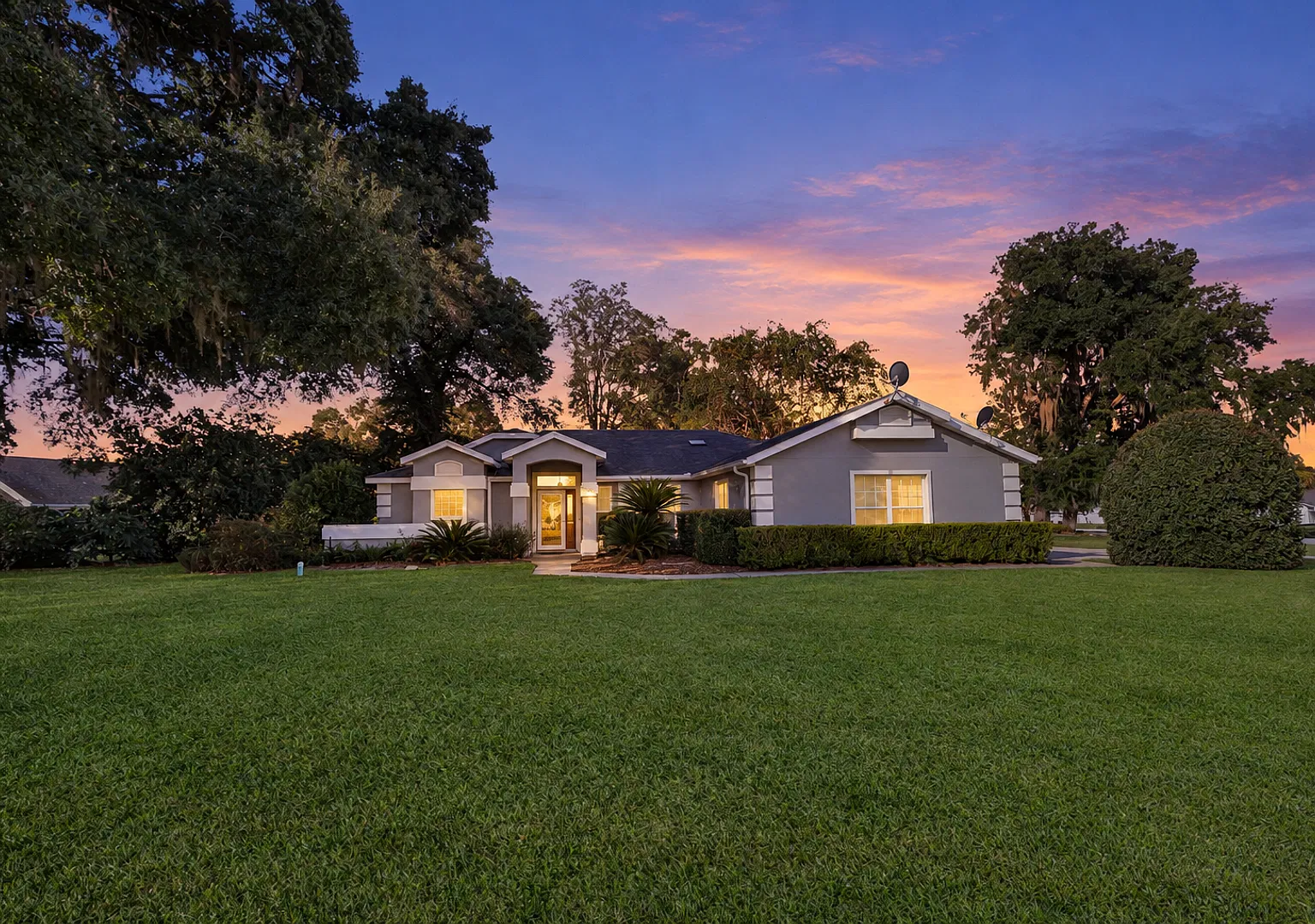 3 Bedroom 2 Bathroom Rental — Photo 1