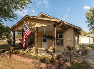 1033 N Cedar St, Ottawa, KS 66067