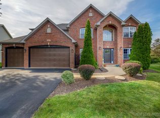 947 Homestead Dr, Yorkville, IL 60560