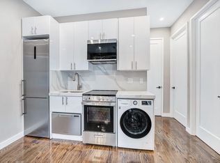 228 8th Ave #9A, New York, NY 10011