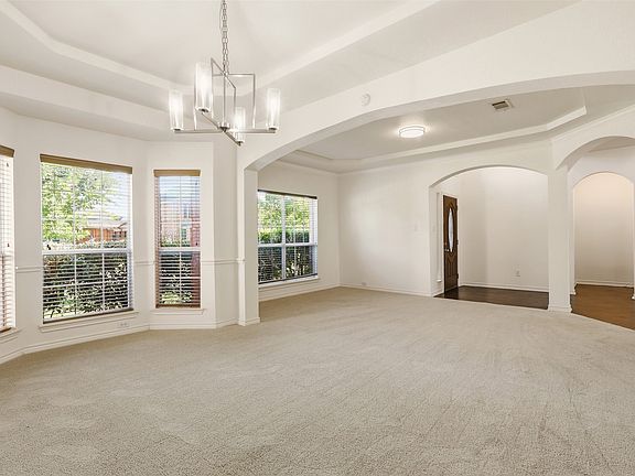 4th image of 639 Silver Ridge Dr