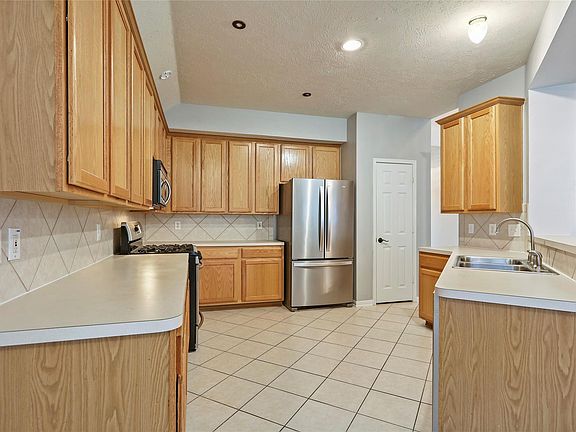 5th image of 171 S Delta Mill Cir