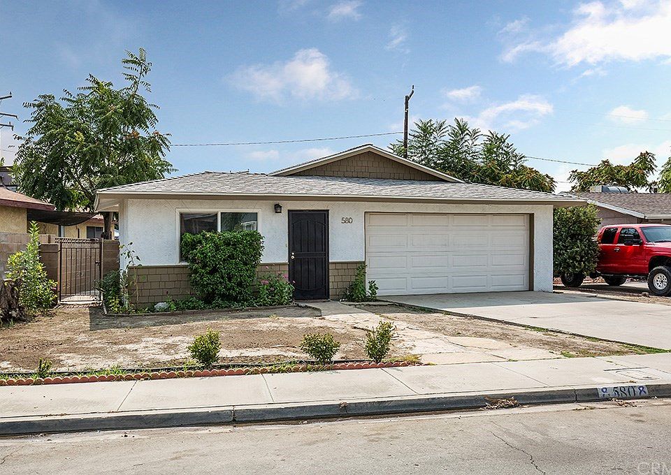 1st image of 580 E 3rd St