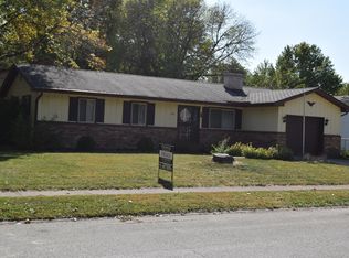 3323 E Chat Dr, Decatur, IL 62526