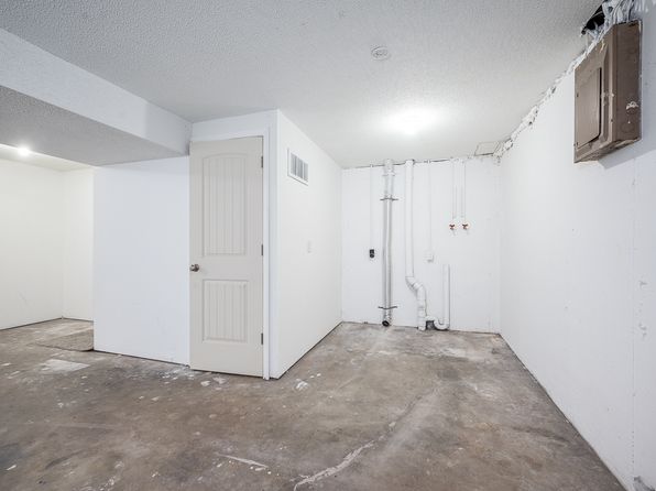 129 Kindred Ave