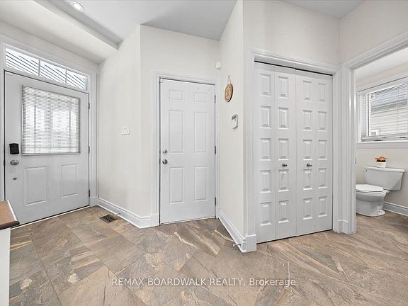 5th image of 330 Bobolink Rdg