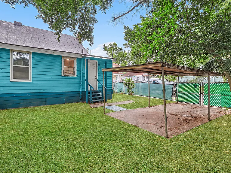 2221 Harden St — Photo 36