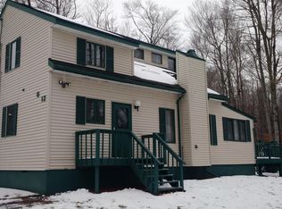 7084 Boulder Ct, Tobyhanna, PA