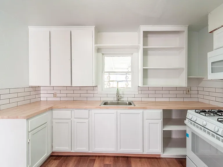 1610 Lennon Ave — Photo 12