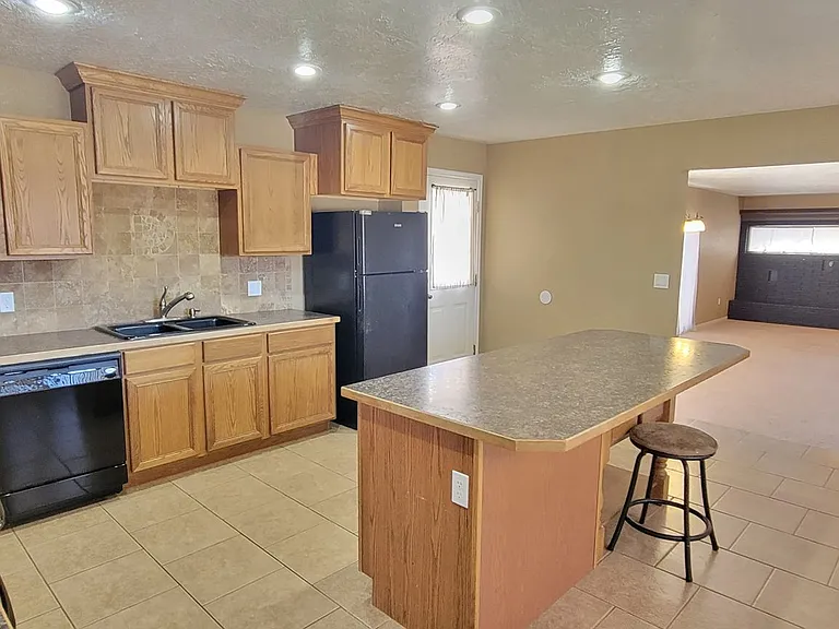 1515 S Abilene Ave — Photo 7