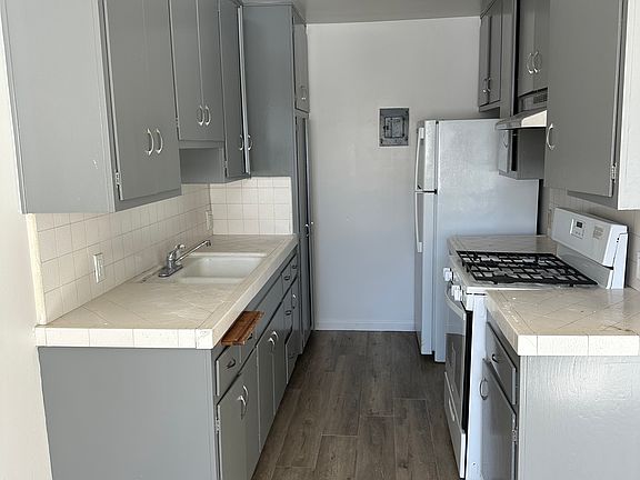 3rd image of 12766 Venice Blvd APT 4