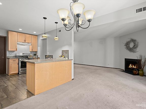 2nd image of 27W681 Grasmere Dr Unit 1802
