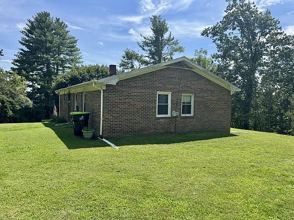 3rd image of 53 Sabrina Ln