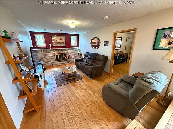 2nd image of 5098 Heather Pl
