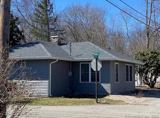 4 Fawn Ln, Guilford, CT 06437