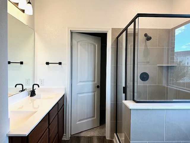 5 bed, 2968 sqft, $2,300 — Photo 4