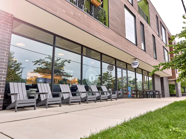 55 Saint Johns Ave #203, Highland Park, IL 60035