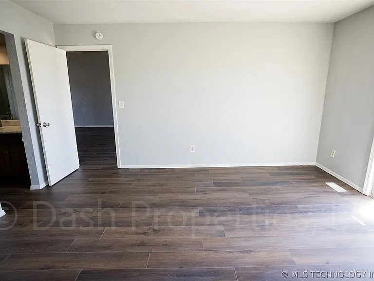 5104 S 75th East Ave — Photo 41