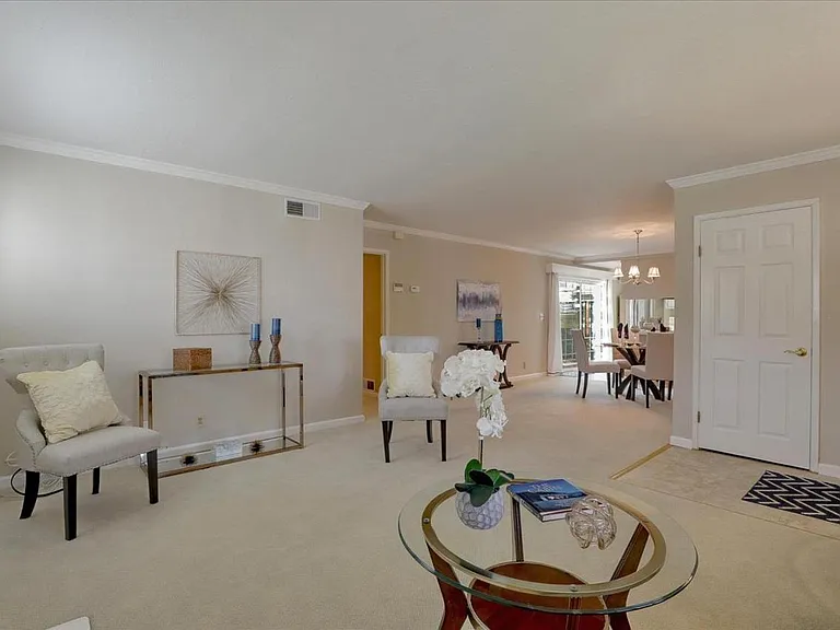 202 Belden Dr — Photo 9