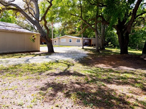 544 Farnum Dr, Tarpon Springs, FL 34689