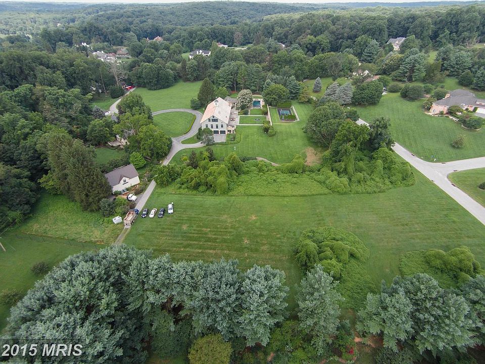 2nd image of 1517 Near Thicket Ln