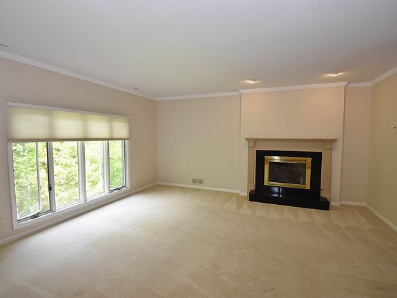 5th image of 2528 W Hidden Lake Ct #8