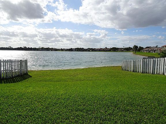 Expansive lakeview