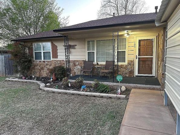 105 S Jackson Ave, Blanchard, OK 73010