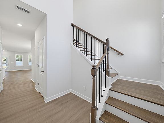 3rd image of 1215 Westerland Way