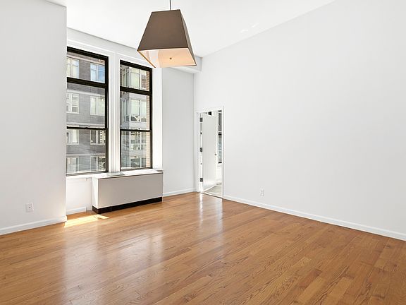 5th image of 93 Leonard St APT 6