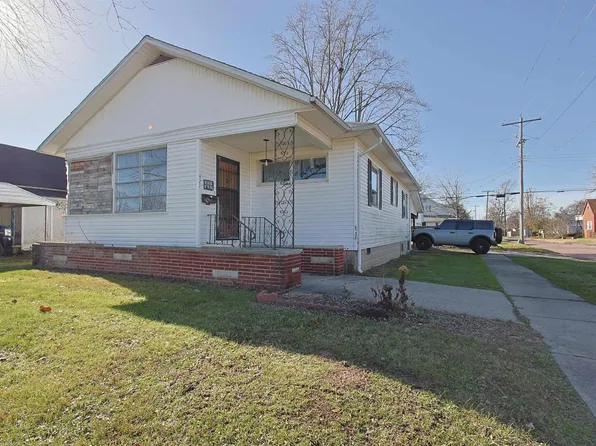 421 N 10th St, Herrin, IL 62948
