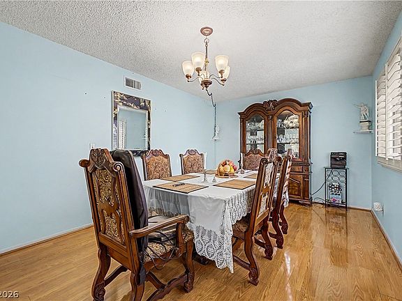 4th image of 3537 Victory Ave