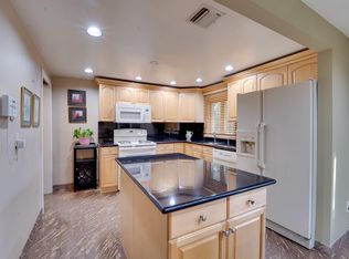 422 Oak St, Ridgefield, NJ 07657