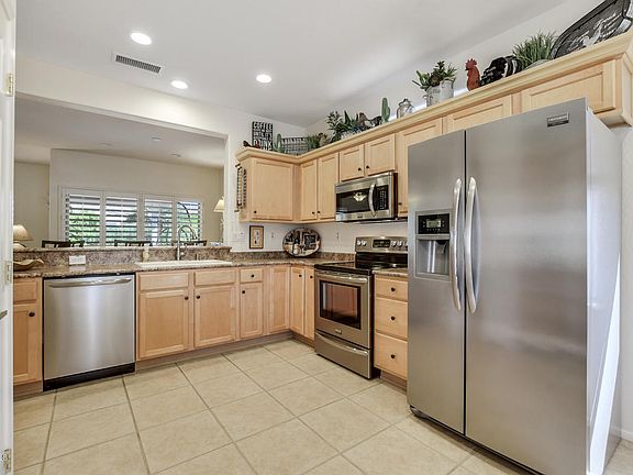 3rd image of 17564 W Calistoga Dr