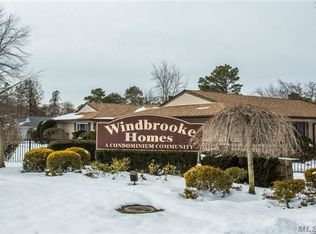 263 Feller Dr, Central Islip, NY 11722