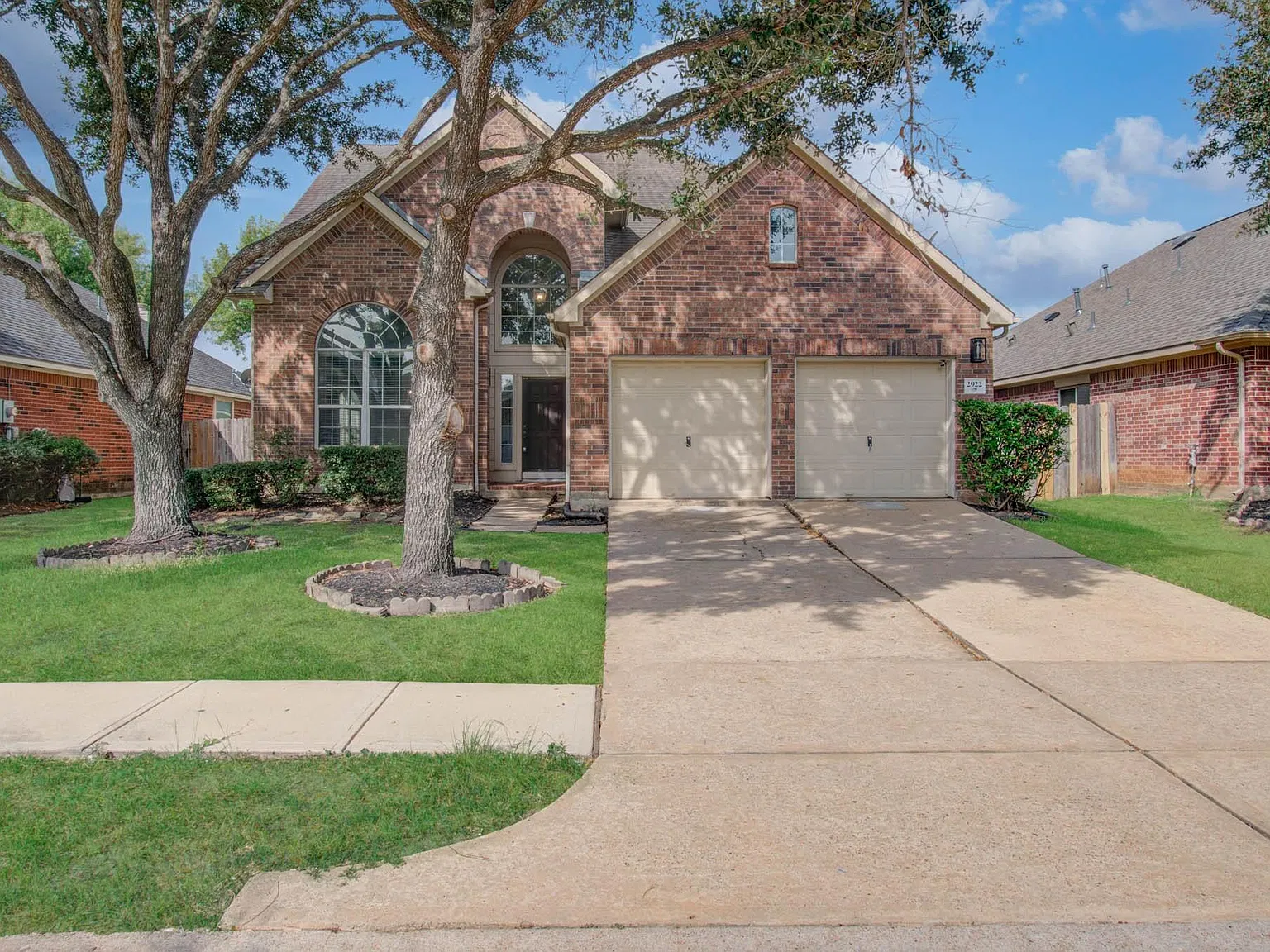 4 bed, 2.5 bath, 2736 sqft, $2,700 — Photo 3