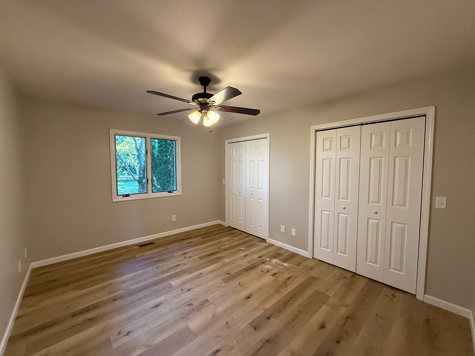 2 bed, 900 sqft, $1,300 — Photo 2