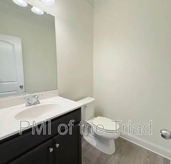2974 York Place Dr — Photo 8