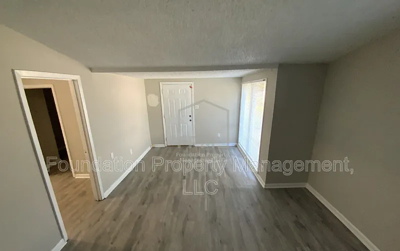 3 bed, 1.0 bath, 1205 sqft, $1,250 — Photo 4