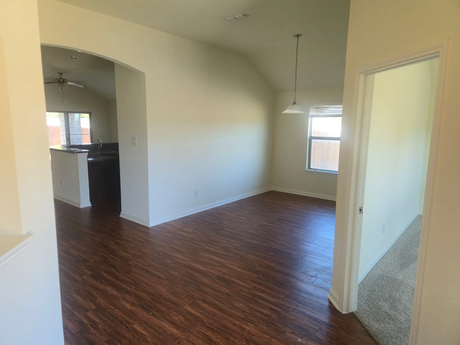 4 bed, 2062 sqft, $2,395 — Photo 2